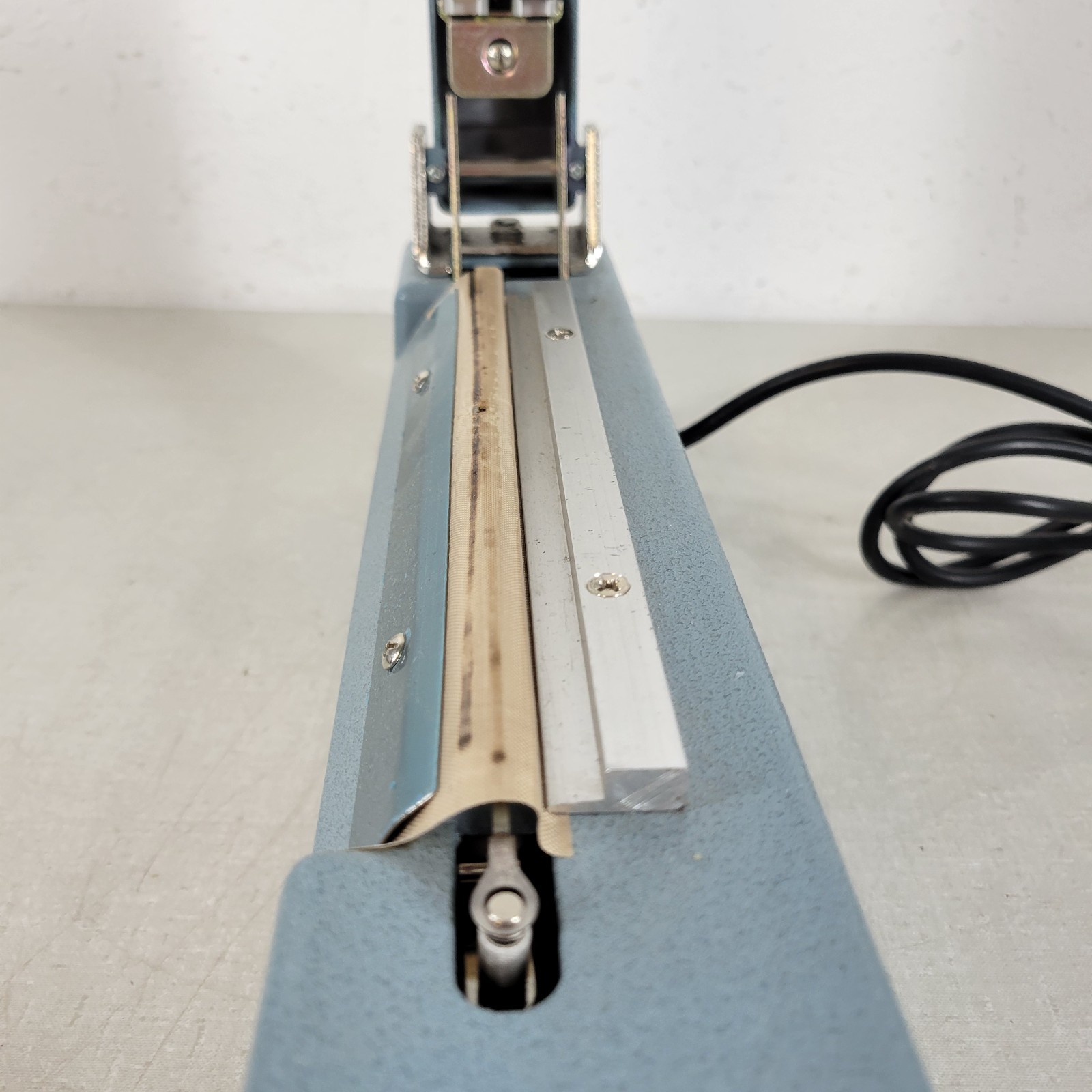 ULine Impulse Sealer KF- 200HC Poly-Bag Sealer with 8" Long Bag Cutter 120V