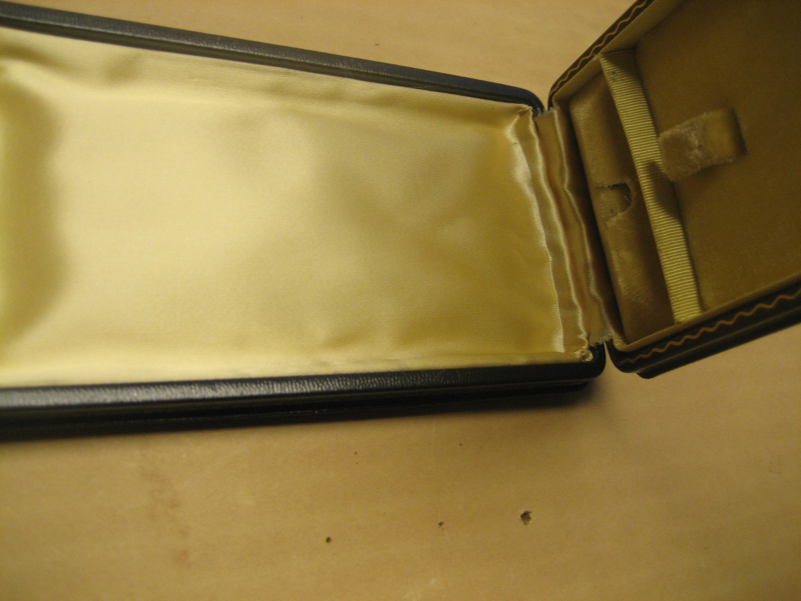 Medal Box for Bronze Star Medal ww2, coffin type