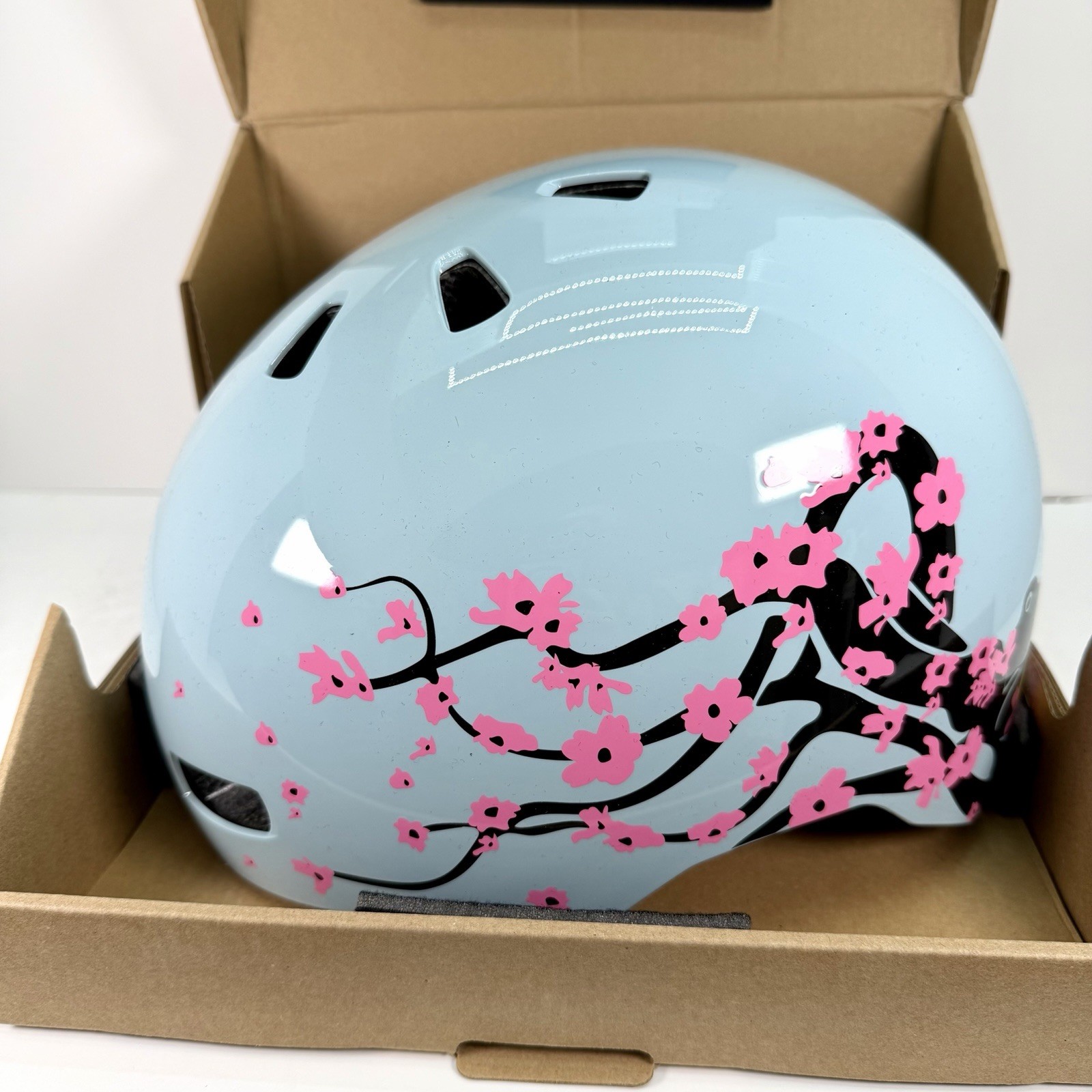 Nutcase Street - Large - MIPS Helmet - Octoblossom - 23.5”-25” - New w/ Tags
