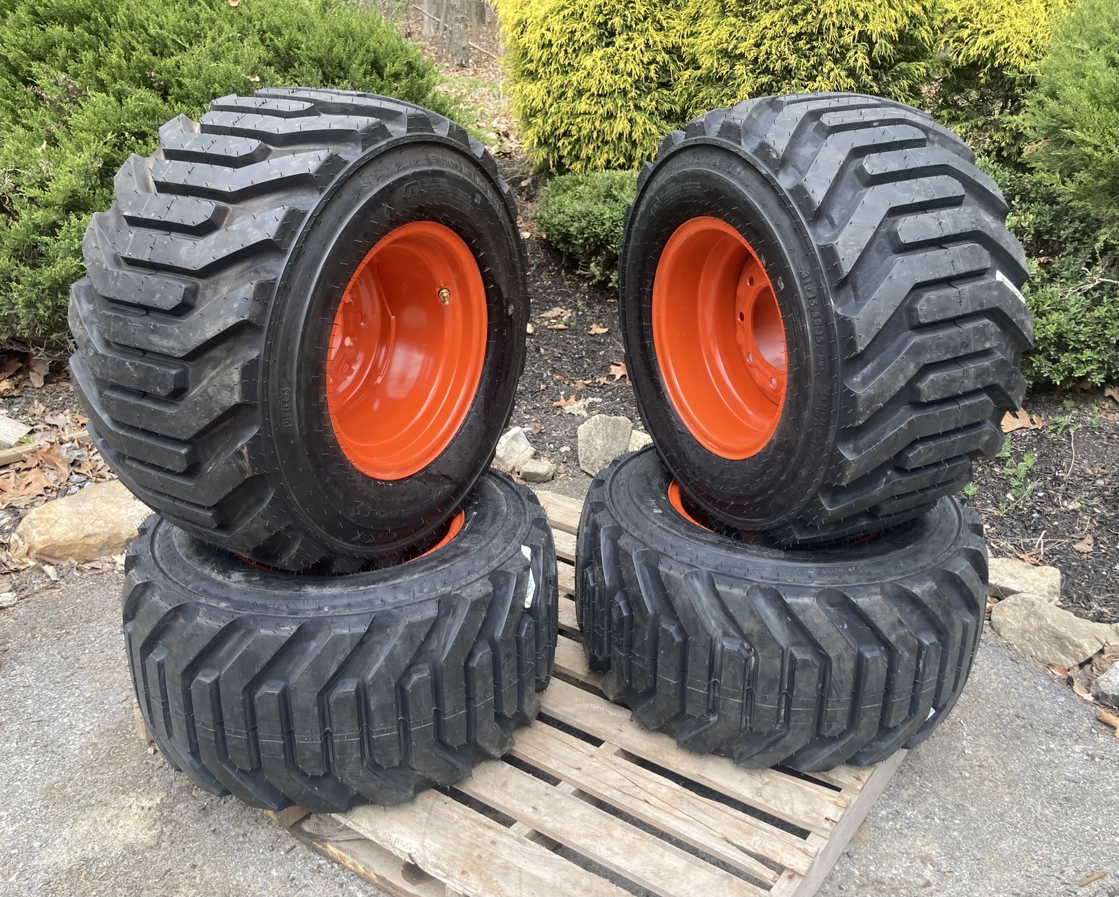 NEW HD 31X15.5-15 Hippo Skid Steer Tires/Rims for Bobcat-8PLY-31-15.5-15