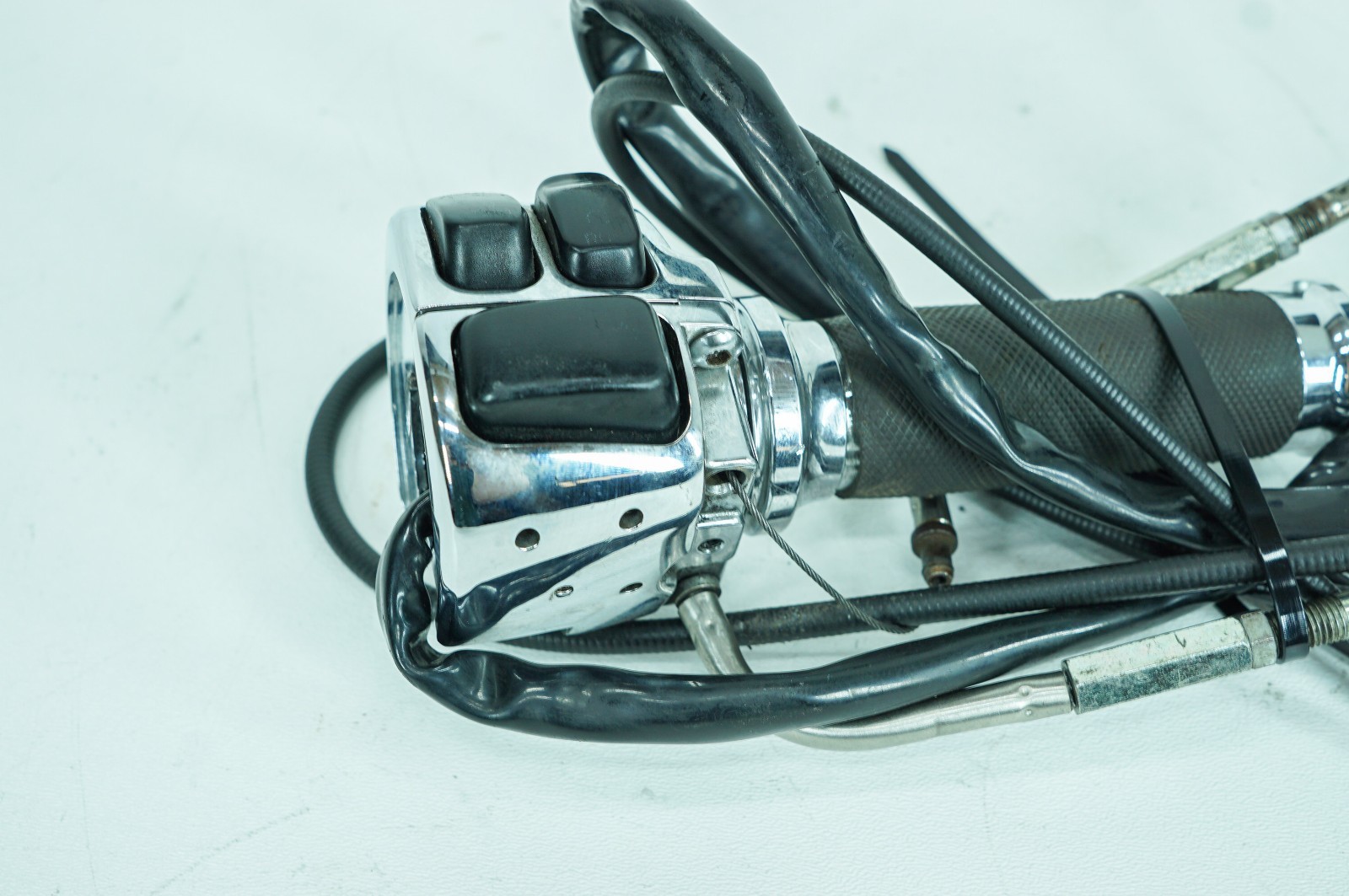 08 Harley Street Glide Touring OEM Right Engine Start Kill Switches Controls