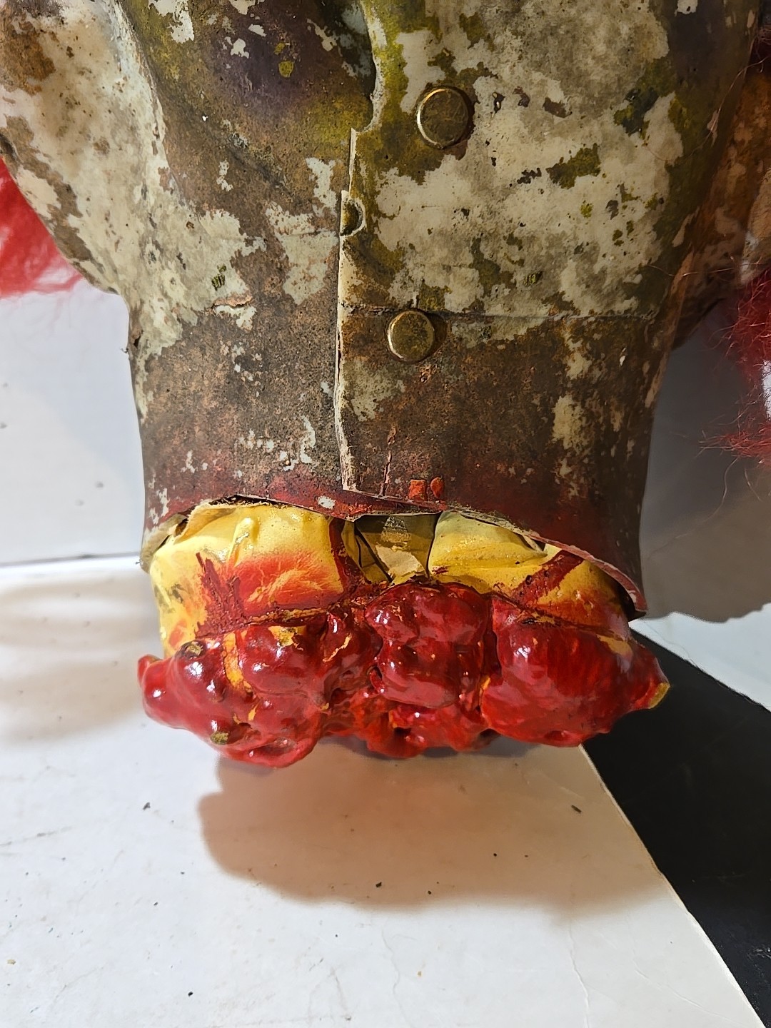 Life Size Decapitated Severed Realistic CLOWN HEAD Halloween Prop Decoration