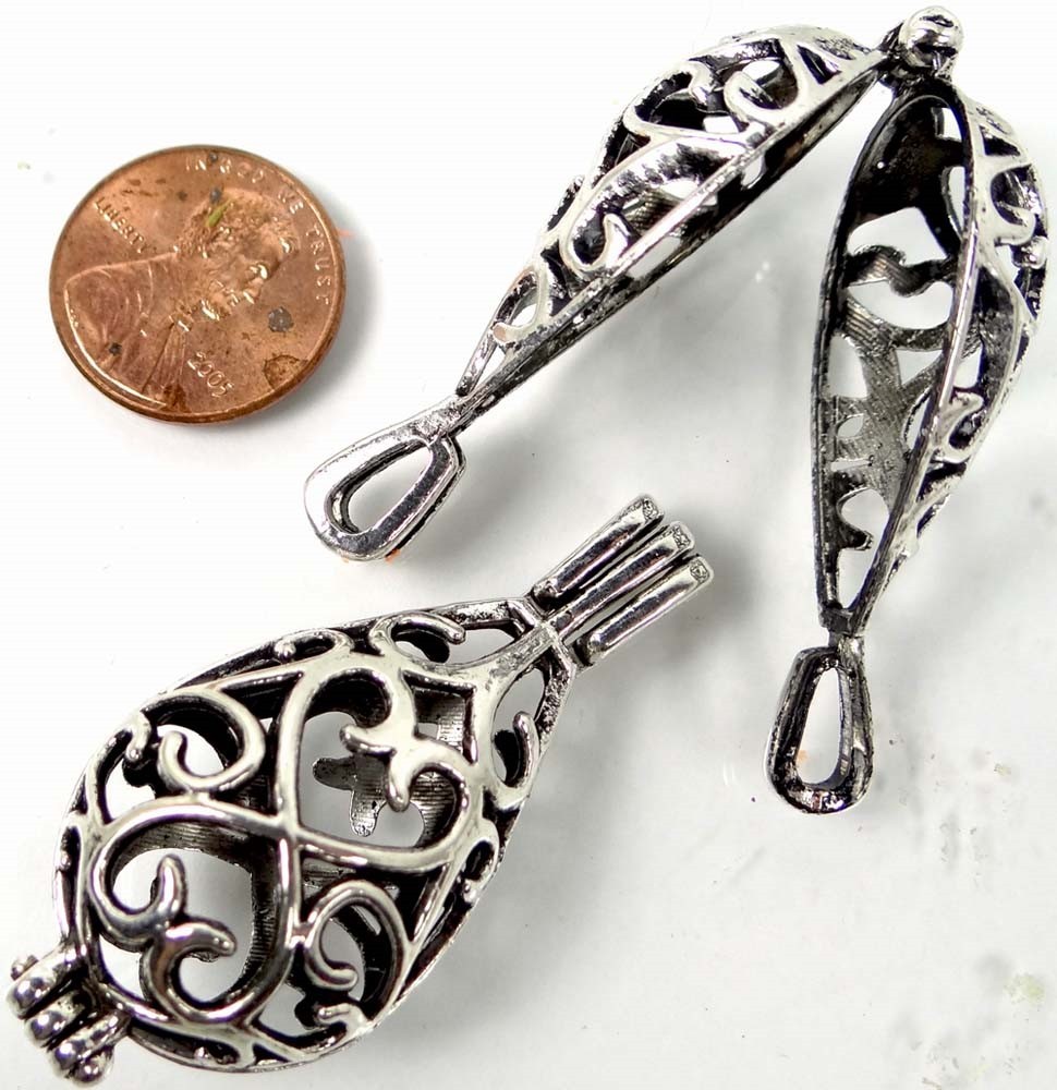 2 Antique Silver Hollow Cage Locket Essential Oil Diffuser Perfume Pendant 45mm