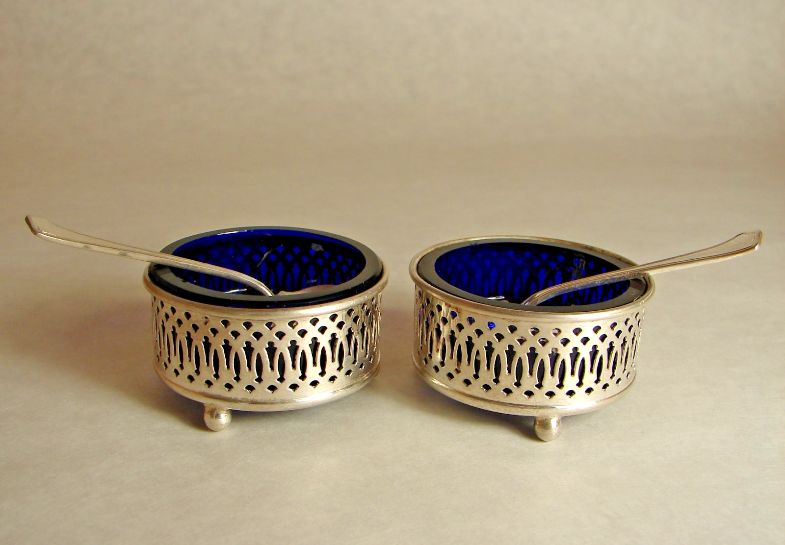 2 Antique Sterling Silver Salt Cellars with Cobalt Glass Liner & Salt Spoons