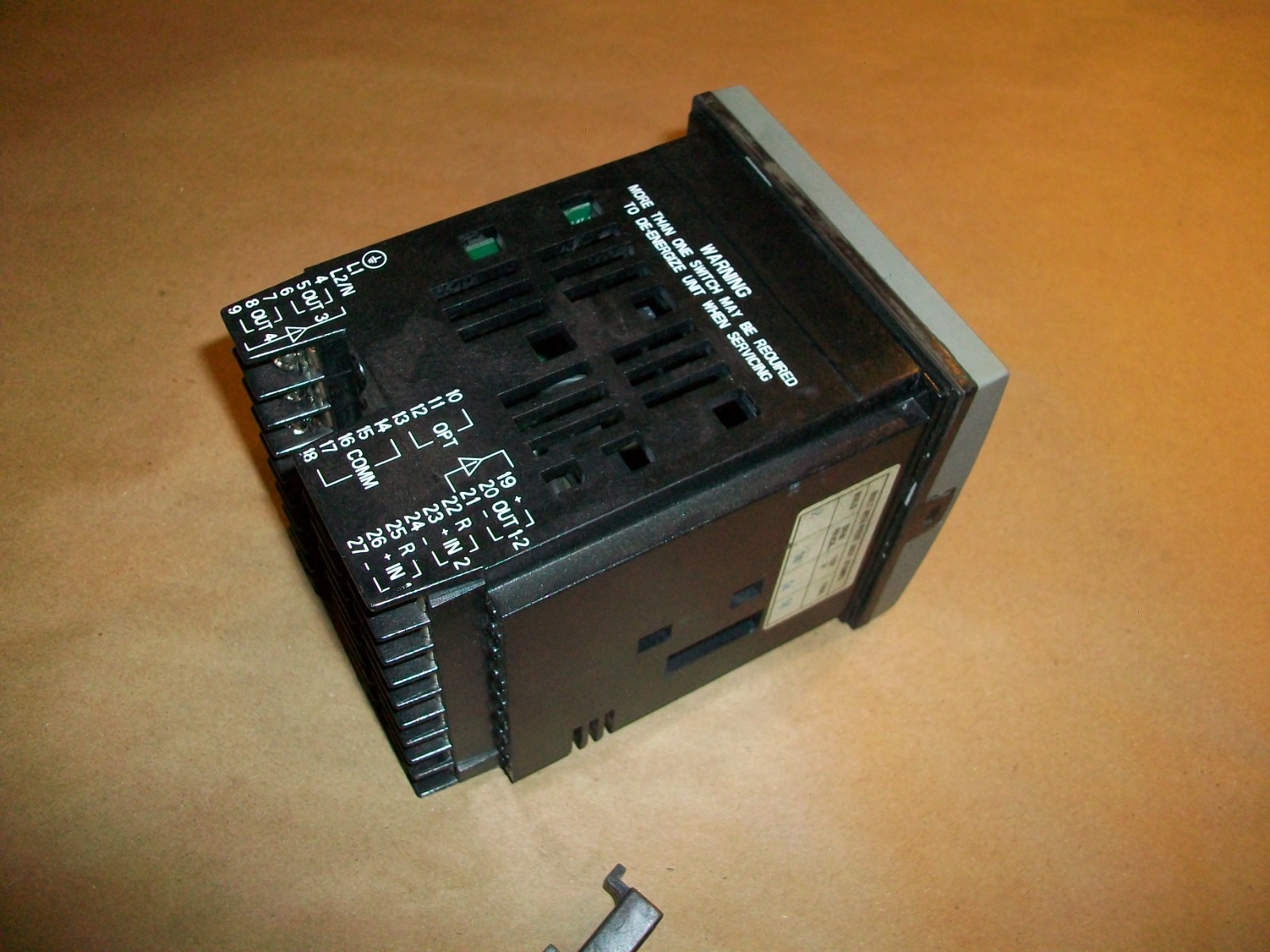 Honeywell Temperature Controller DC2500-E0-0LR0-100-00000-00-0 USED