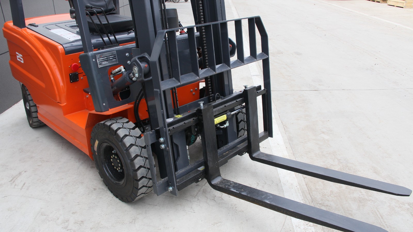 2.5Ton 5500lbs Electric Forklift W/60V 70Ah Charger Lead-acid battery Solid Tire
