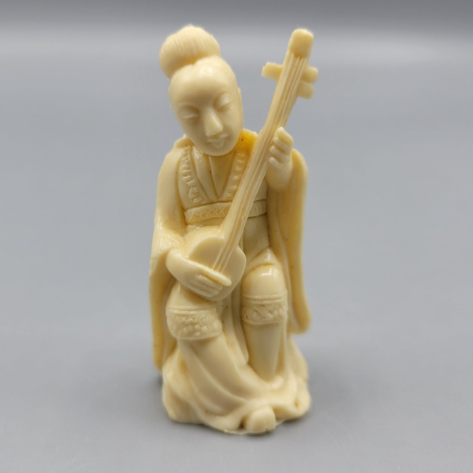 Vtg Resin Japanese Netsuke Oriental Asian Women Figurine Playing Instrument 2"