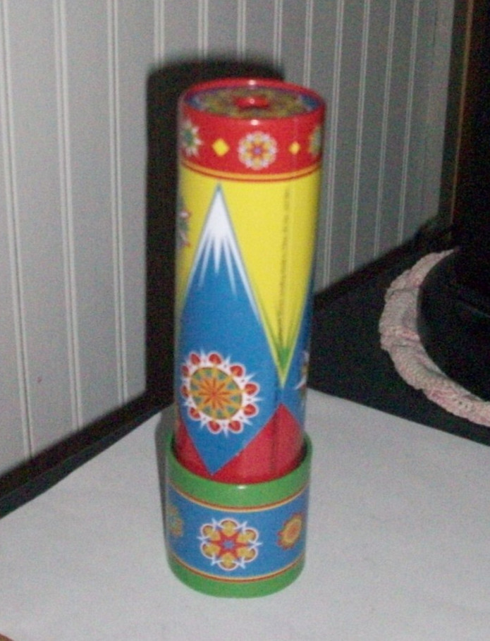 2002 Schylling tin metal toy kaleidoscope viewer colorful geometric designs NICE