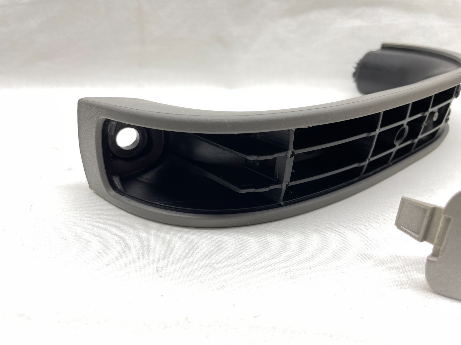 2007 2008 2009 SILVERADO SIERRA FRONT PASSENGER DOOR PANEL PULL GRAB HANDLE GRAY