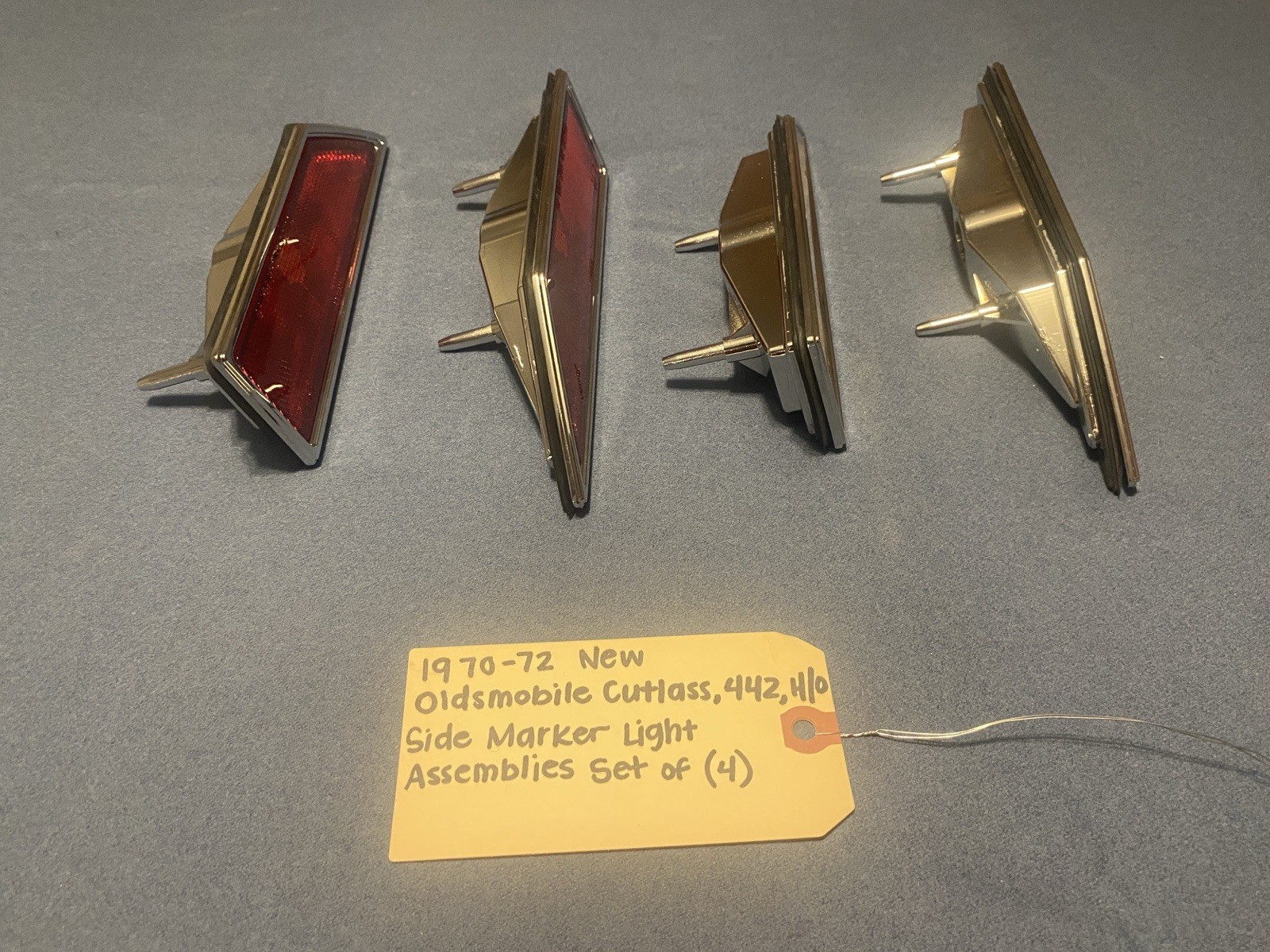 1970-72 New Oldsmobile Side Marker Light Assembly Set