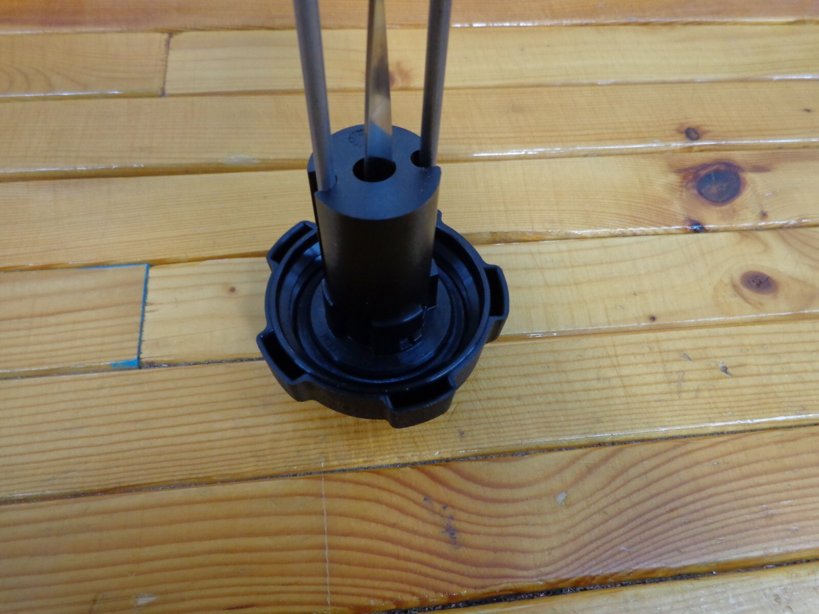 EZ-GO 1972 AND UP GOLF CART GAS CAP WITH GAUGE FITS MARATHON MEDALIST MPT TXT