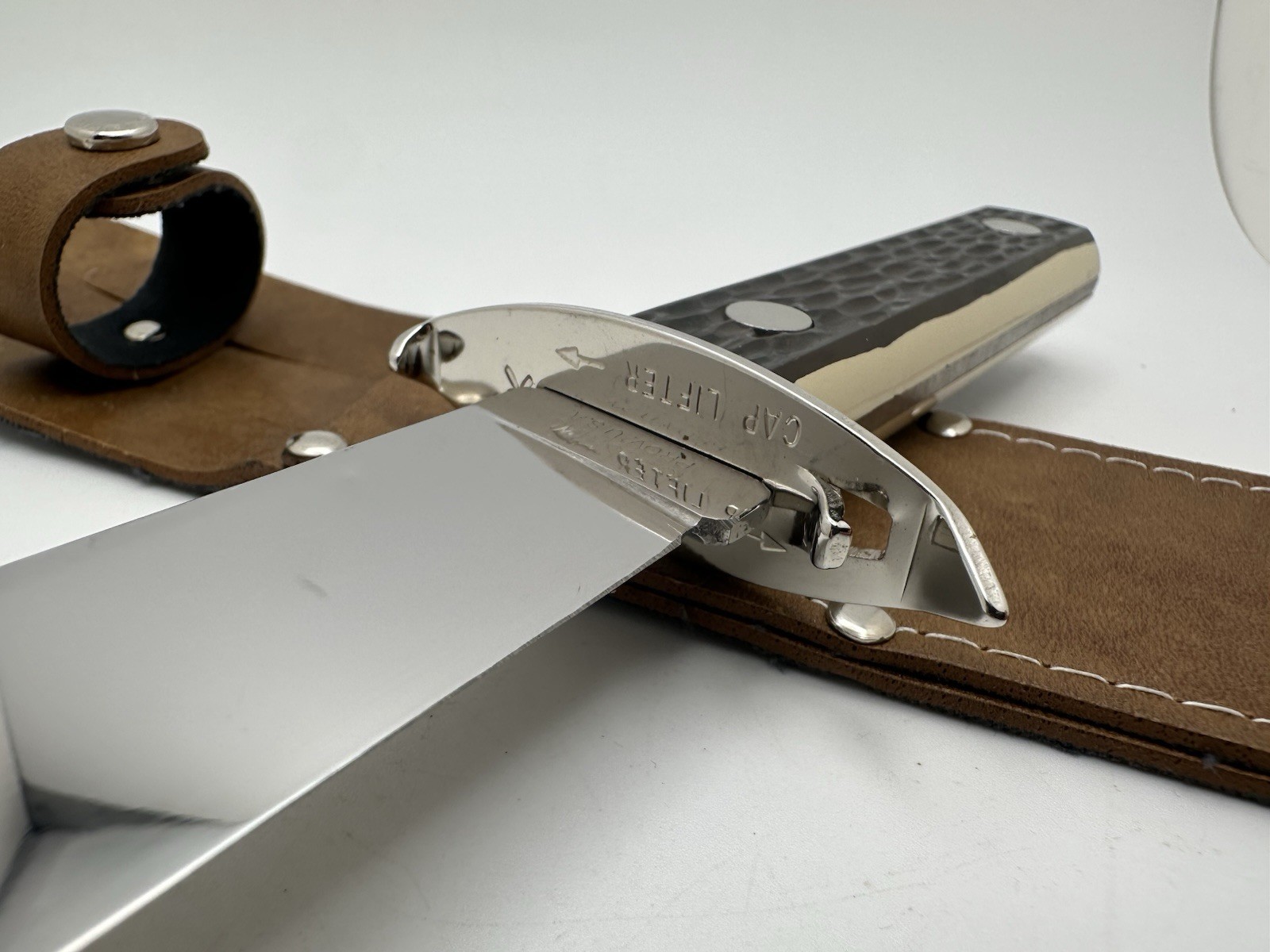 VINTAGE COLONIAL FIXED BLADE SURVIVAL KNIFE CAN OPENER & CAP LIFTER PROV. USA