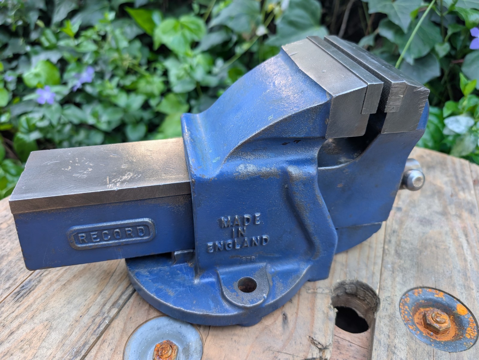 Record No. 3 Vise & Swivel Base, 4" Jaws. Made In Sheffield England, 37.6 lbs.