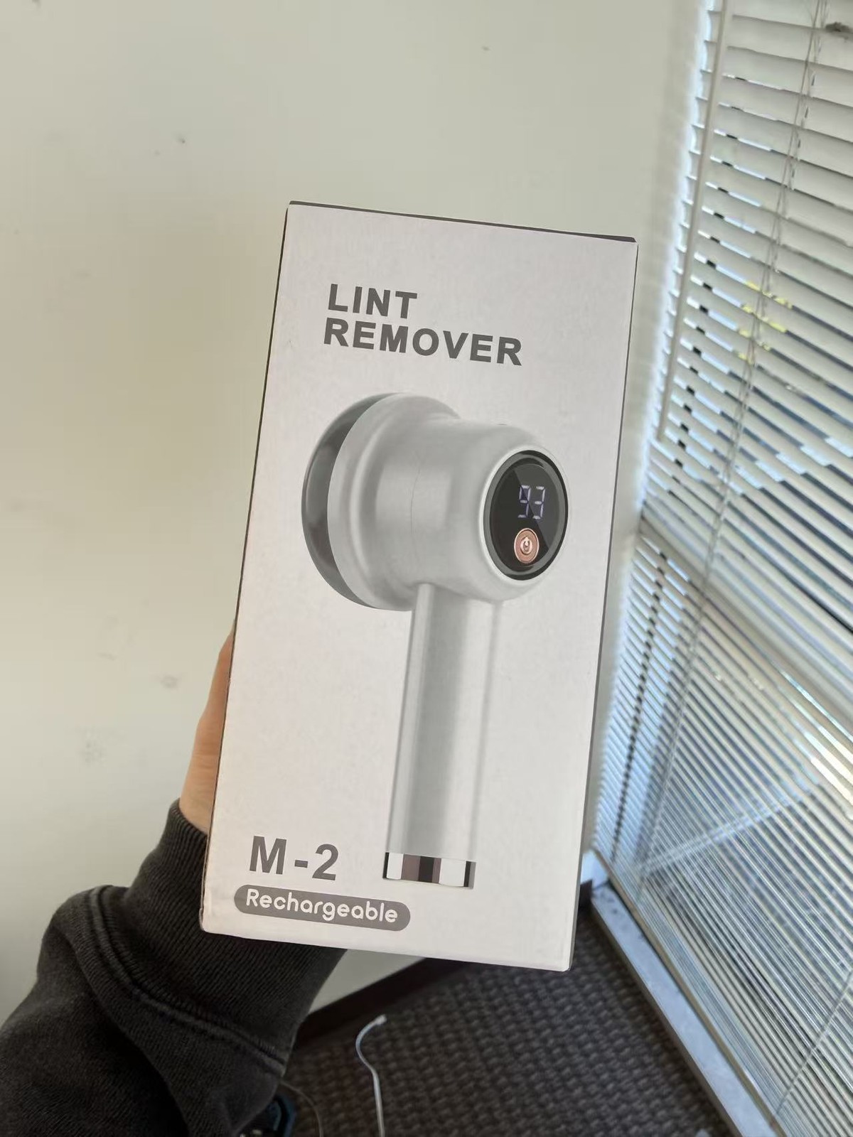 White Electric Lint Remover Shaver M-2 Rechargeable Fabric Fuzz Remover