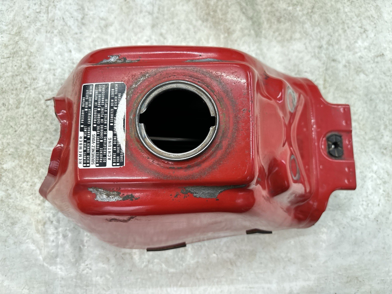 USED OEM 85 86 HONDA TRX 125 TRX125 FOURTRAX RED GAS FUEL TANK (CLEAN NO RUST!!)