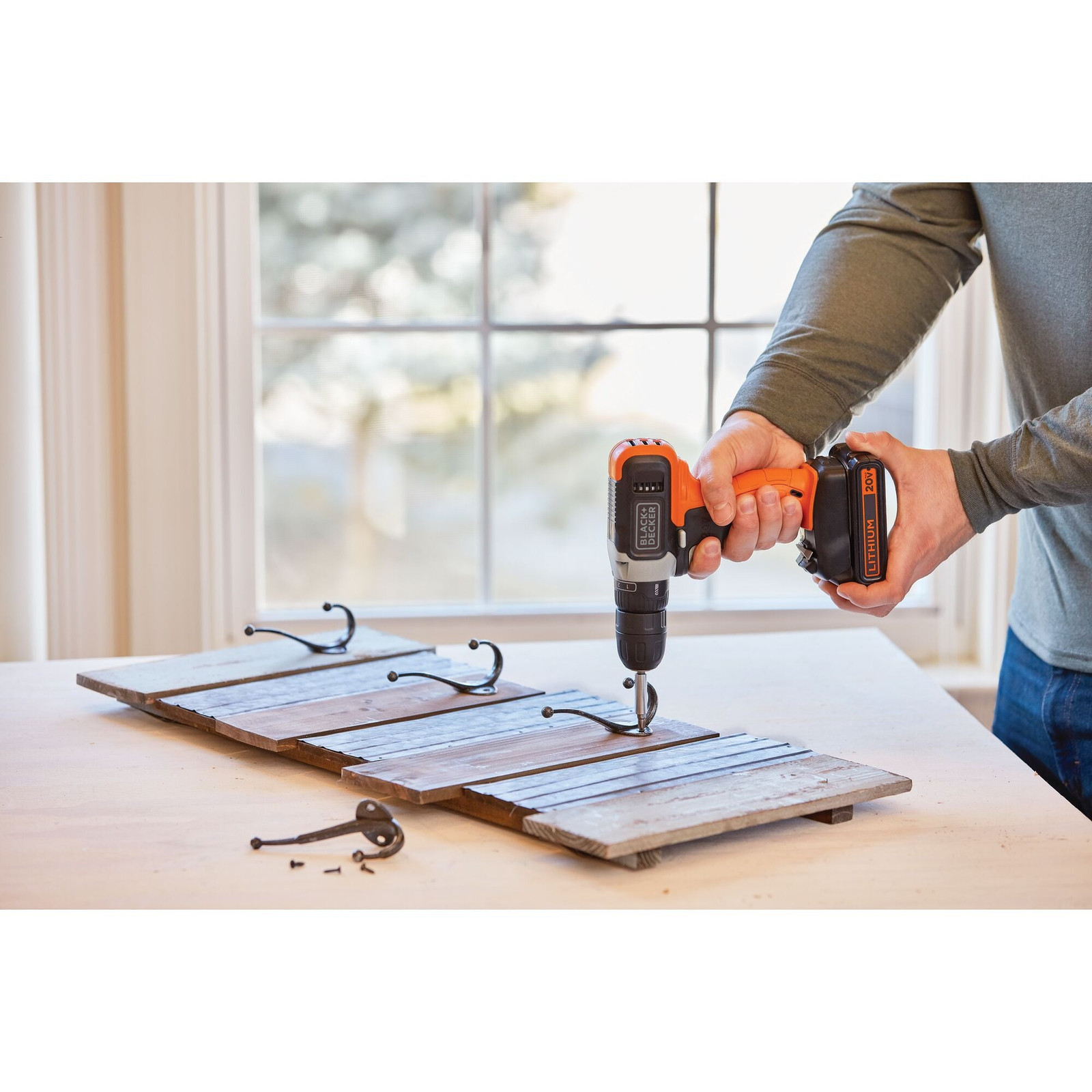 BLACK+DECKER 20-Volt L-Ion Cordless Drill/Impact Driver Combo Kit- BD2KITCDIBC