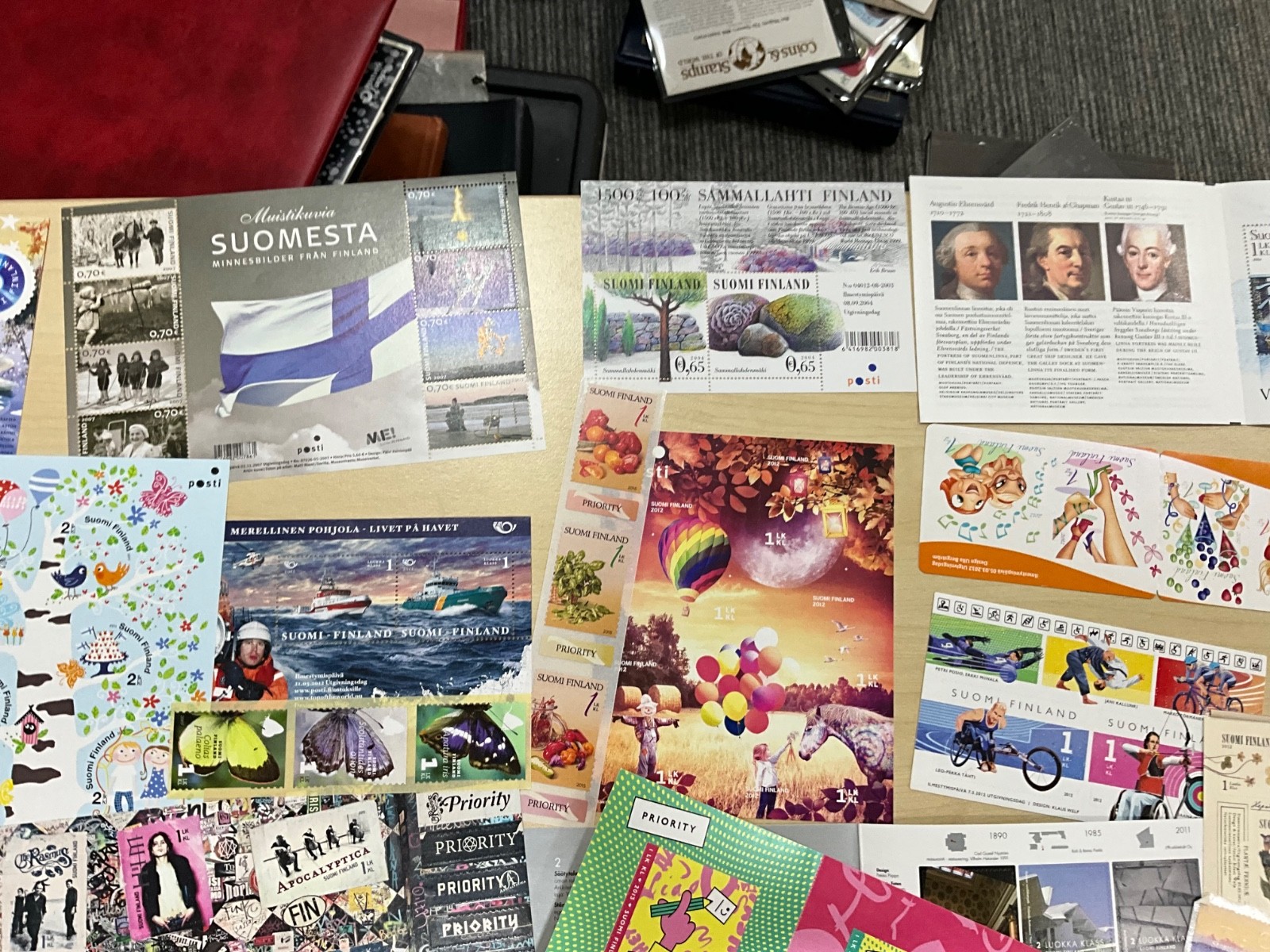 Finland MNH Stamps modern sheets booklets 100 different items @3*