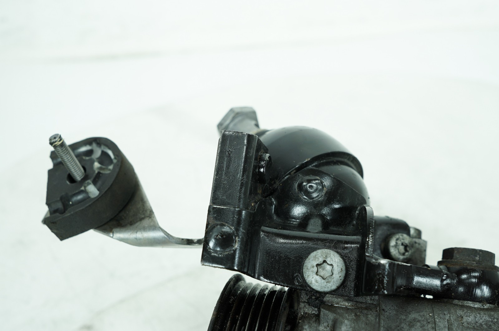 02-06 BMW 745LI 645CI 545I OEM 4.4L Dynamic Power Steering Control Pump 5078