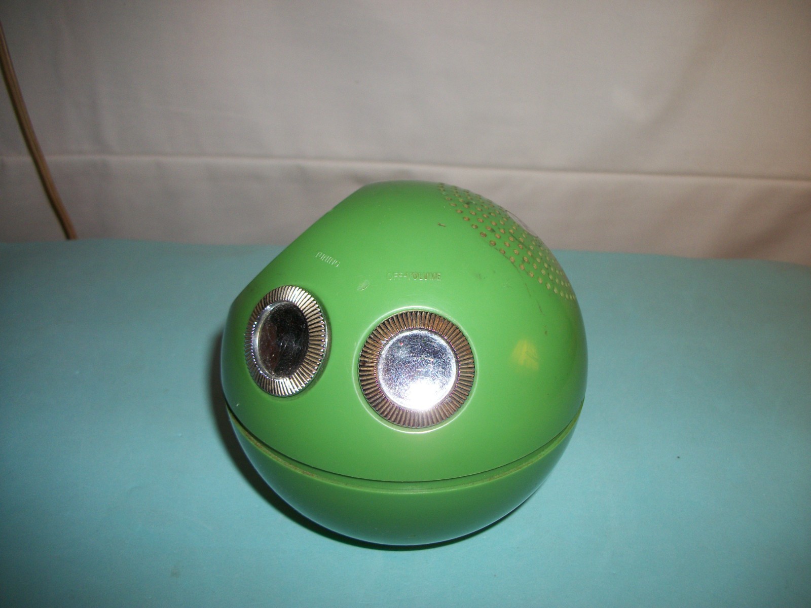 Panasonic Panapet R-70 Green Ball AM Radio 1970s Japan - working w/ battery