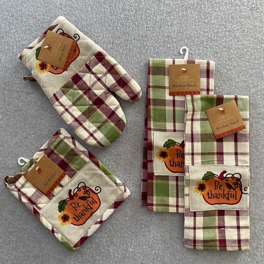 Fall Kitchen Towel Oven Mitt & Pot Holder Set of 4 Green Plaid Pumpkin NWT