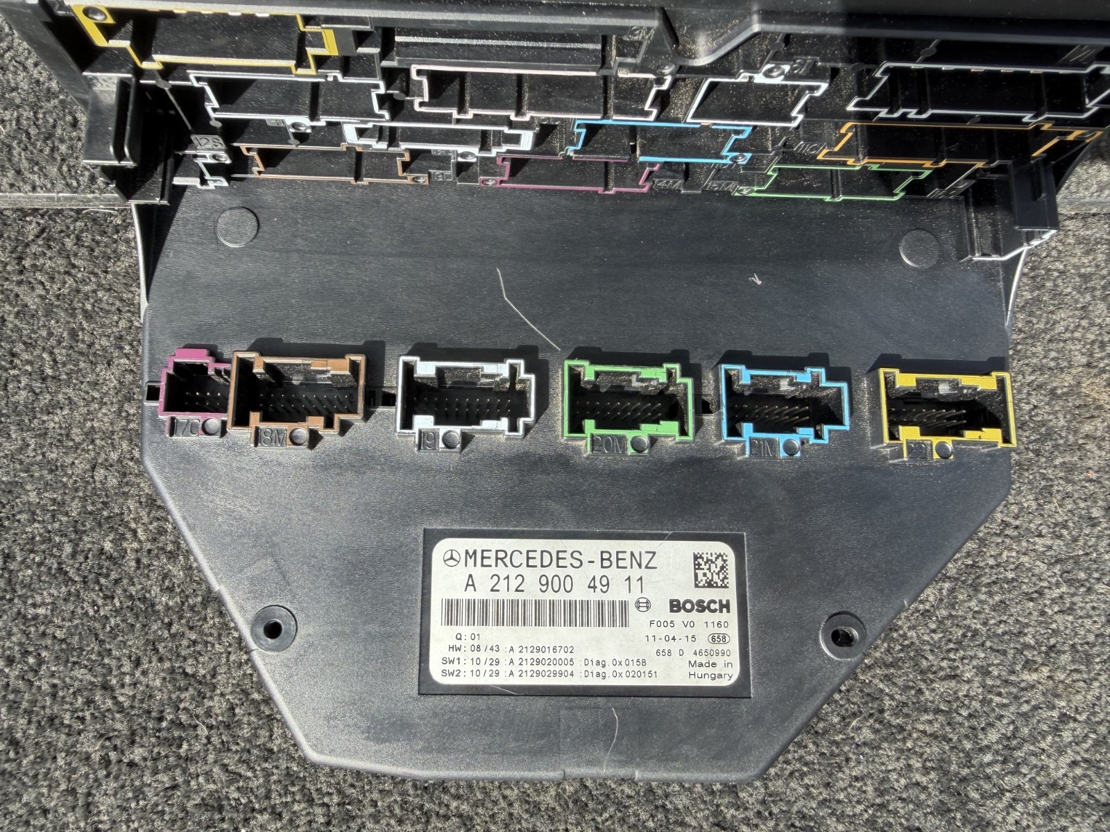 2010-2012 Mercedes-Benz E350 Front SAM Relay Fuse Box OEM 2129004911