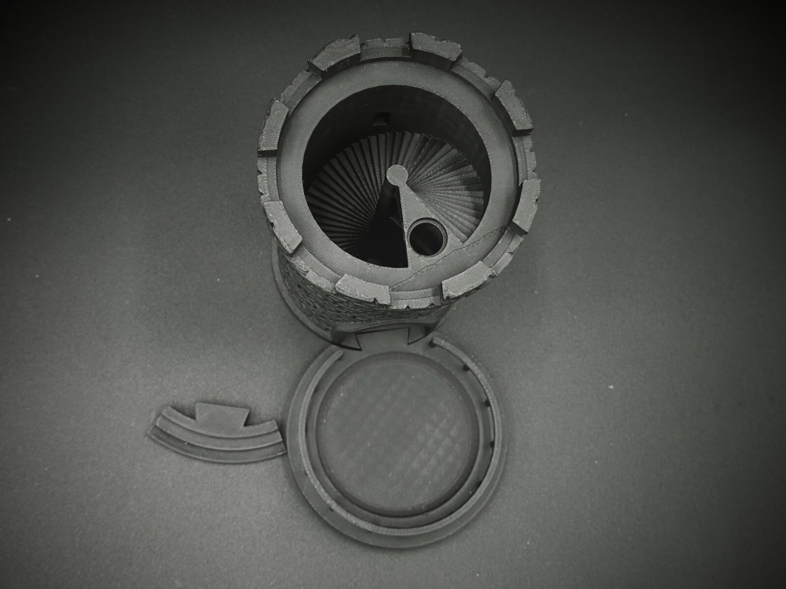 Lighted 5-Inch Red Dice Tower and Tray for DnD, New, Free Shipping