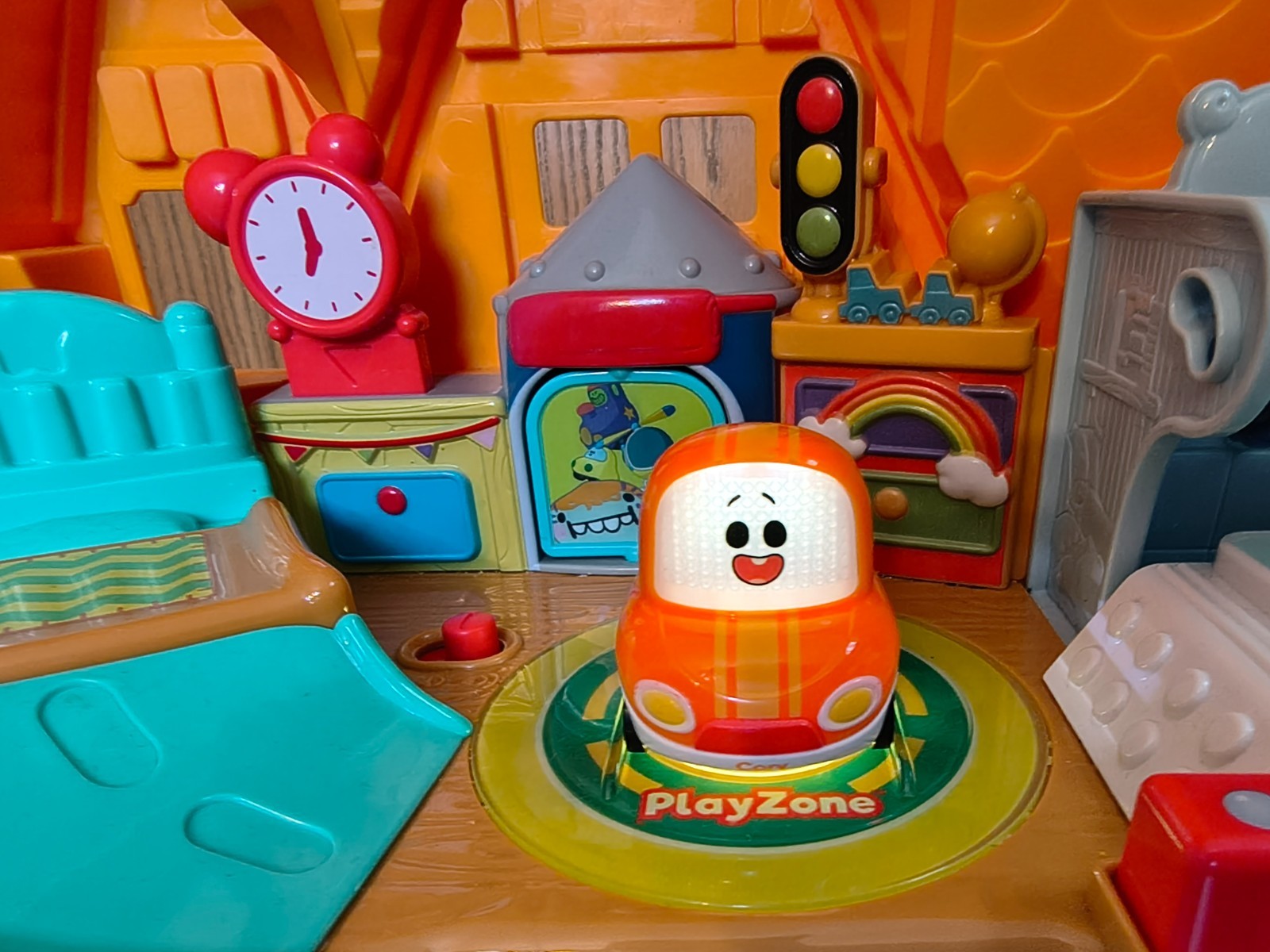VTech Go! Cory Carson Cory’s Stay & Play Home Learning Toy Folding House Netflix