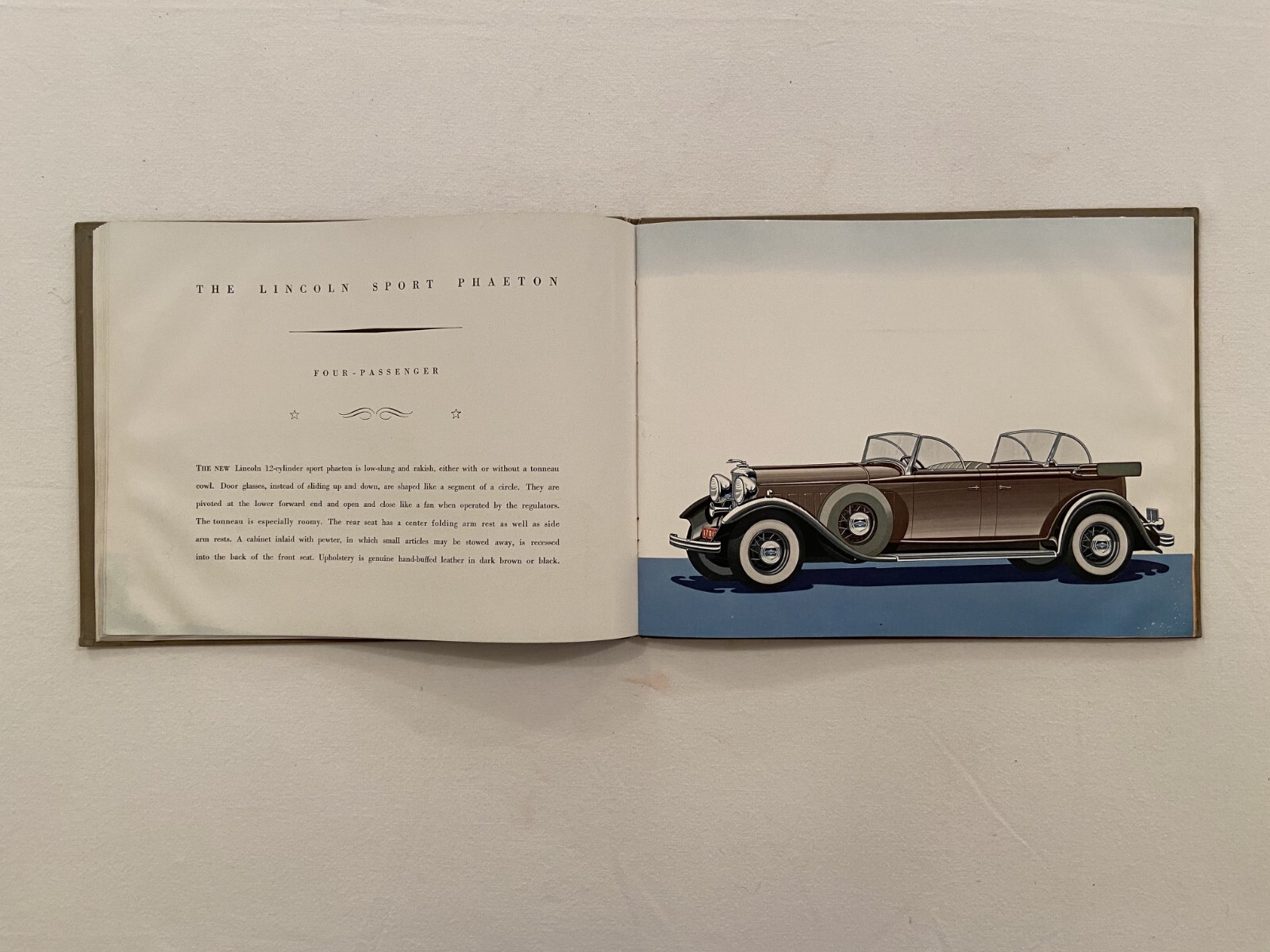 CA 1931 LINCOLN TWELVE CYLINDER MOTOR CARS HARDBOUND ORIGINAL FULL-COLOR CATALOG
