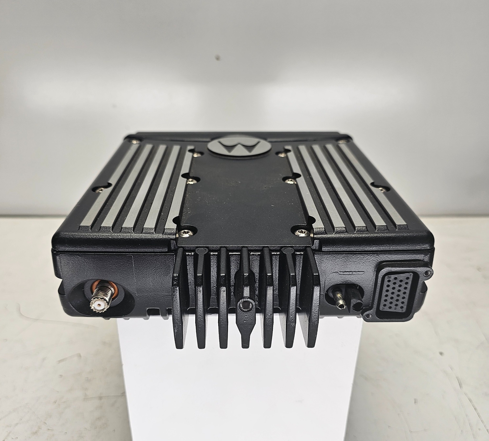 Motorola XTL2500 700/800MHz Mobile Radio ( 35W ) - Remote Mount