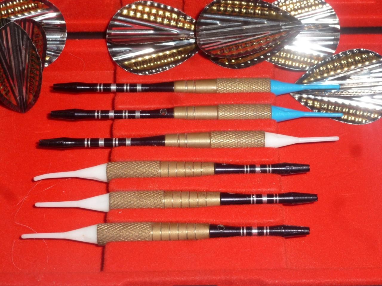 Dart World Set of 6 Darts in Black Case No Extra Tips