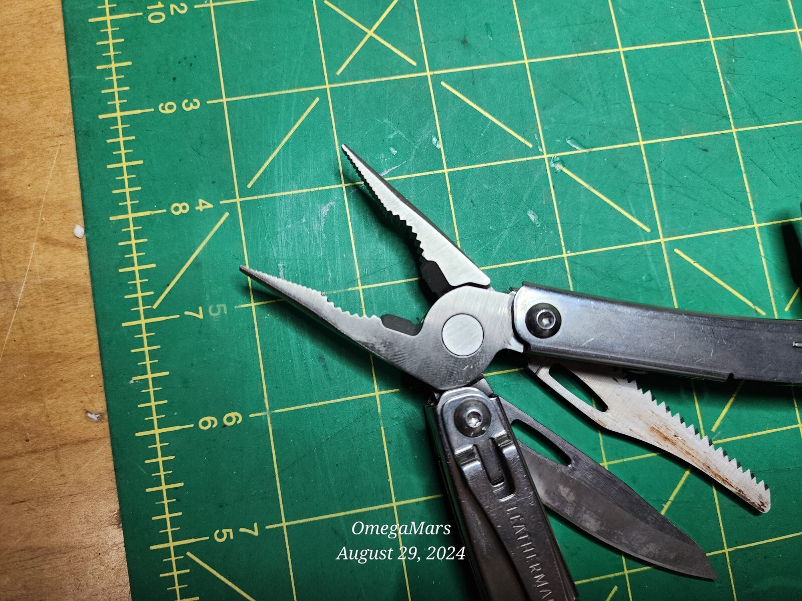 Leatherman Sidekick one at random