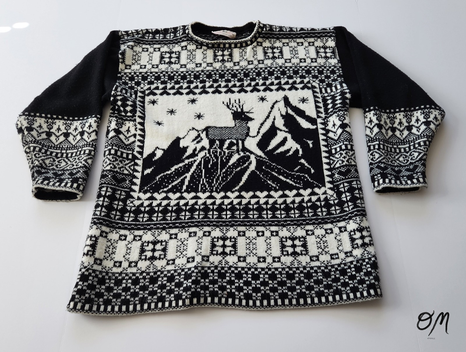 Vtg 90s SML Sport Nordic Stag Mountain Black and White Crewneck Knit Sweater - L