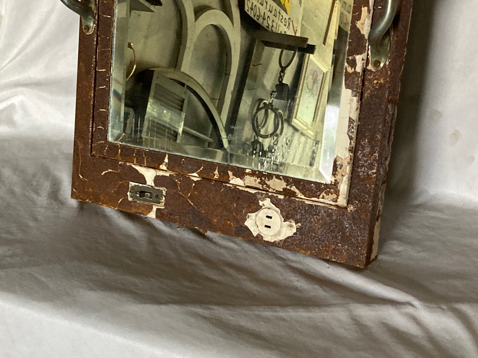 Vtg Mid Century Metal Recessed Medicine Cabinet Chrome Sconces Old Hotel 44-26E