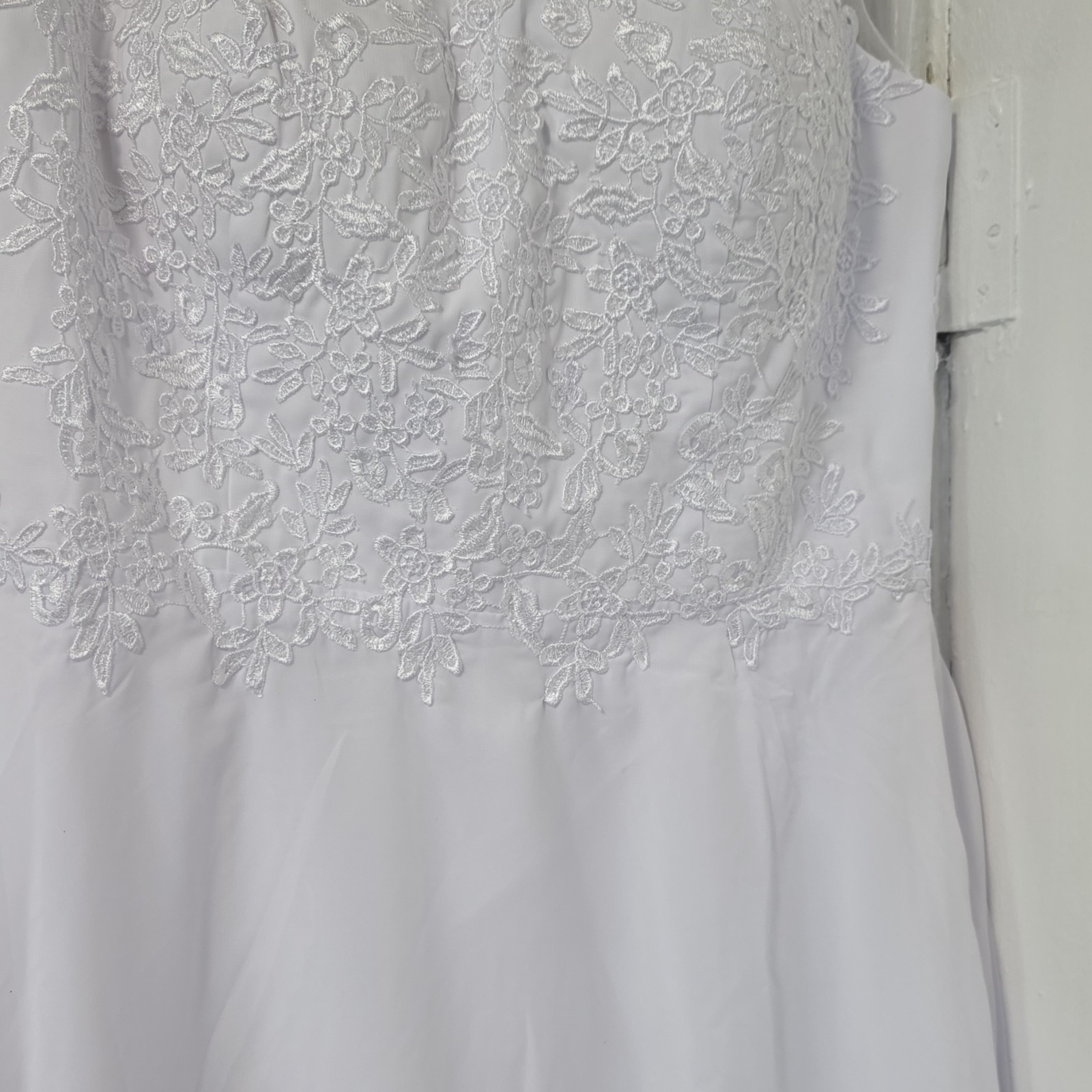 Geforsp White Lace Sleeveless V Neck Corset Wedding Dress 100% Polyester