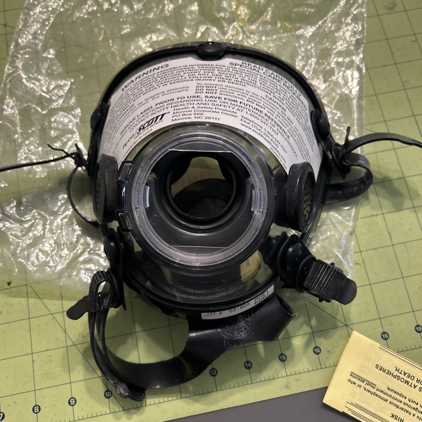 SCOTT PART 10008405 RESPIRATOR FACEPIECE ASSEMBLY LARGE AV-2000