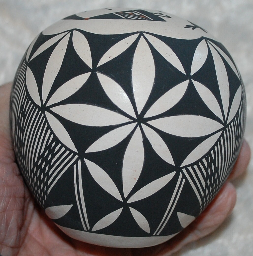 Acoma Seed Jar, Fine Line paint w/ Kokopelli-3.25 tall-3.25 diameter-V. Seymour