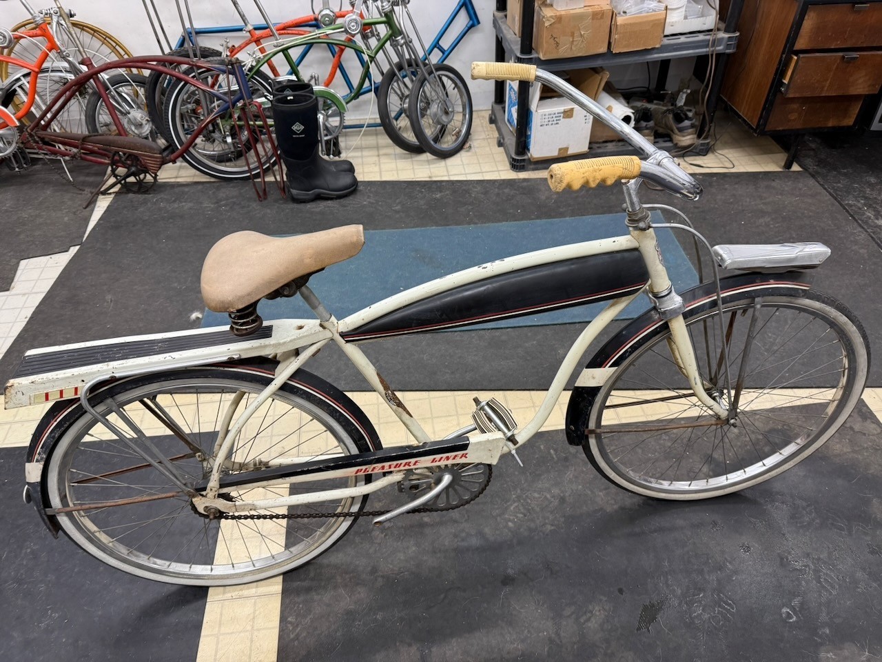 Roadmaster Vintage 1950's ? 26" Mens Straightbar Middleweight Tank Bicycle Orig