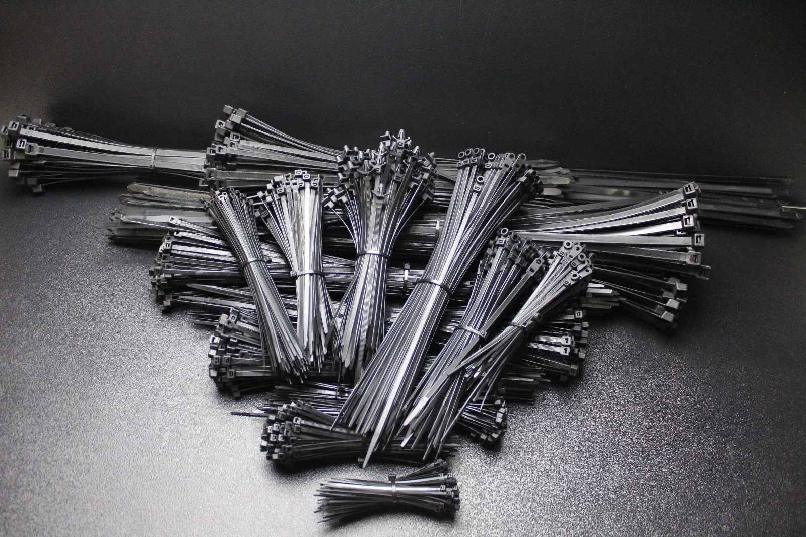 ZIP TIES 4 6 8 11 14 18 24 36 PICK SIZE QTY MOUNTING HOLES ARROW HEAD CABLE WIRE