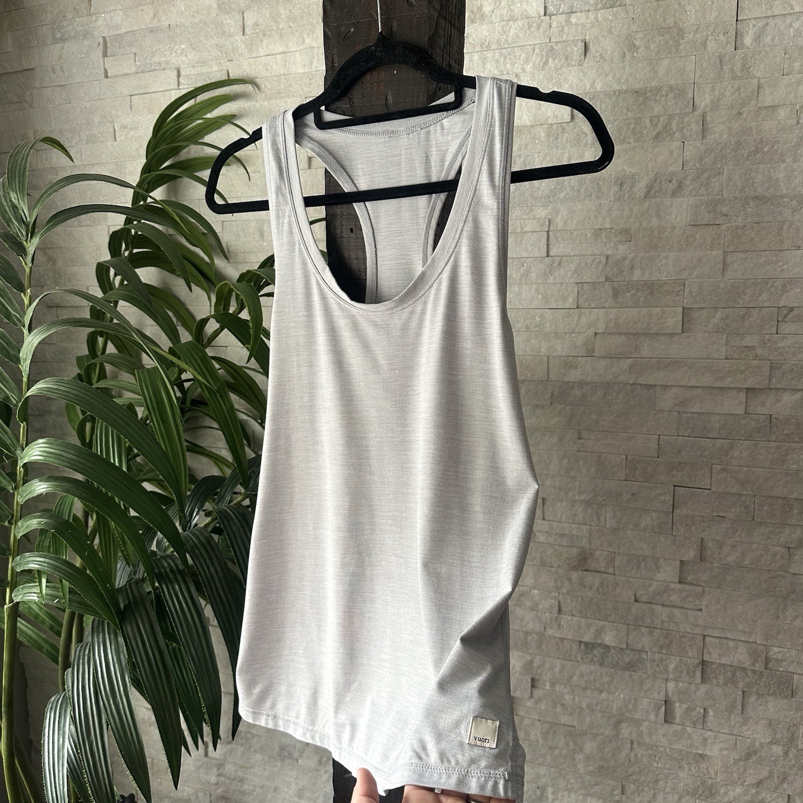 VUORI Titanium Grey Athletic Lux Performance Racerback Size Large