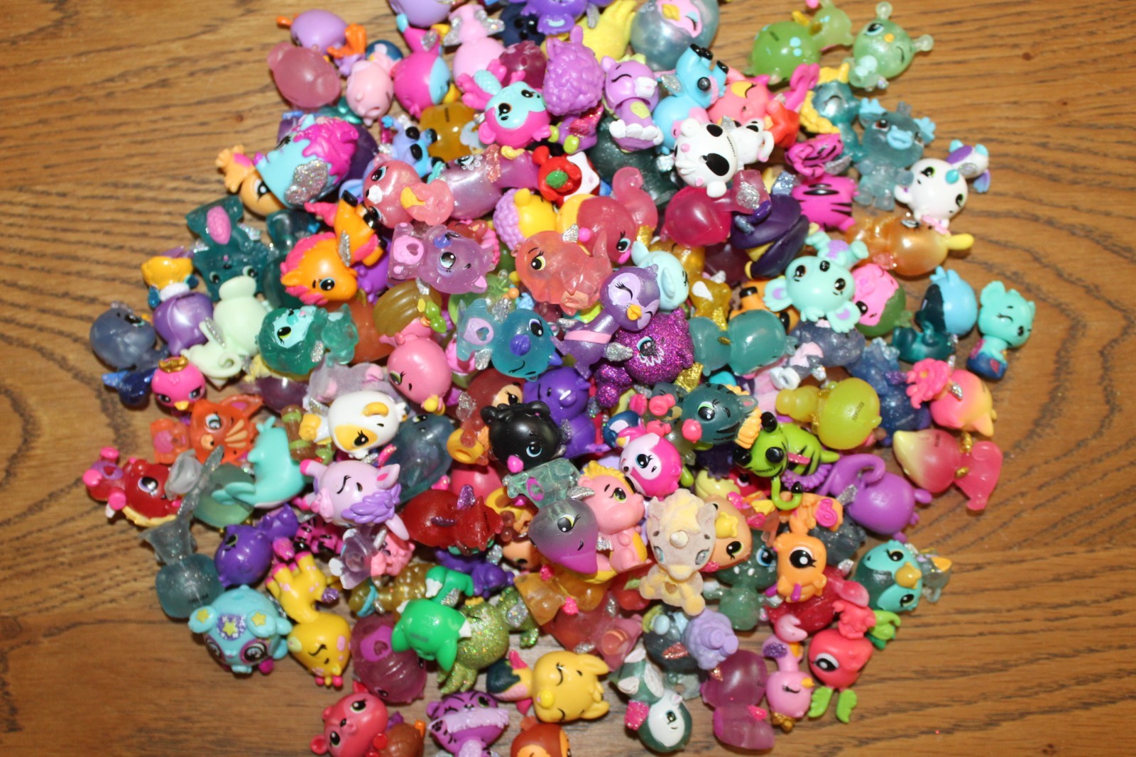 Hatchimals COLLEGGTIBLES Random LOT Bag (10) Assorted CUTE Seasons NO DUPLICATES