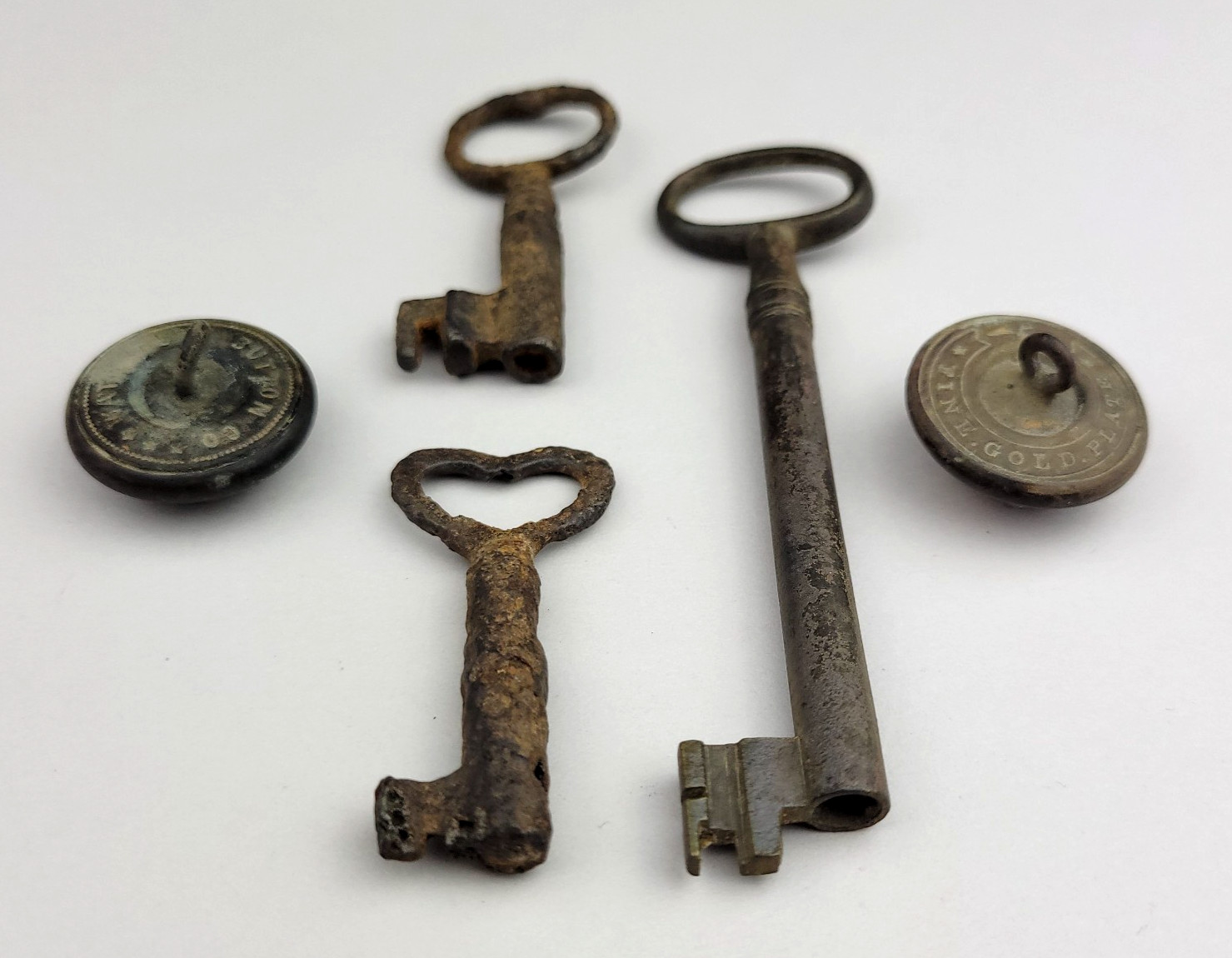 North Dakota Fort/Post Relics - 5 Pcs - Brass/Iron Military Buttons & Chest Keys