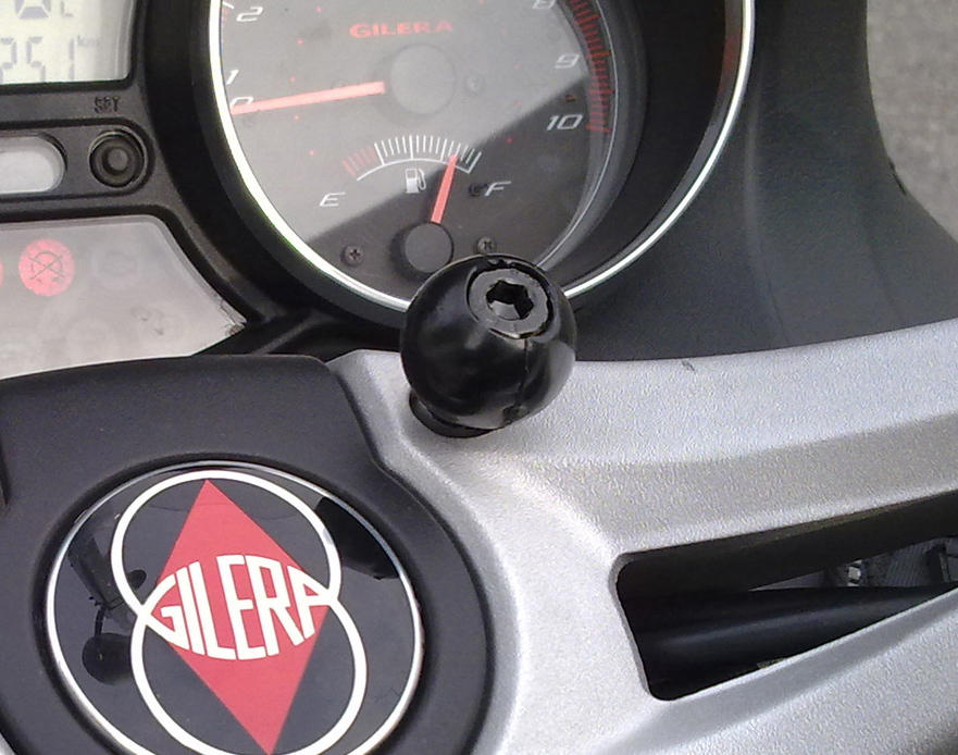 RAM RAM-B-367U Motorcycle Handlebar Clamp Base with 1" Ball & M8 Screws