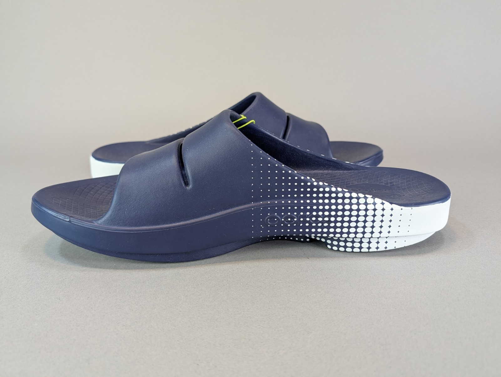 OOFOS Mens Size 14 OOAHH Sport Recovery Slide Sandals Matrix Navy Blue