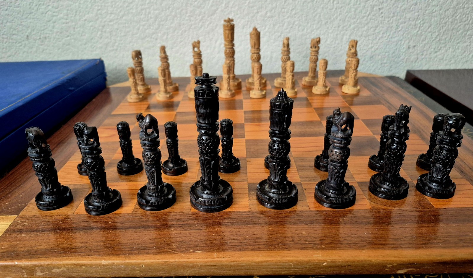 Ornate Carved Box Wood Ebony Chess Set 4" King 18" Board 1.75" Squares Box Case!