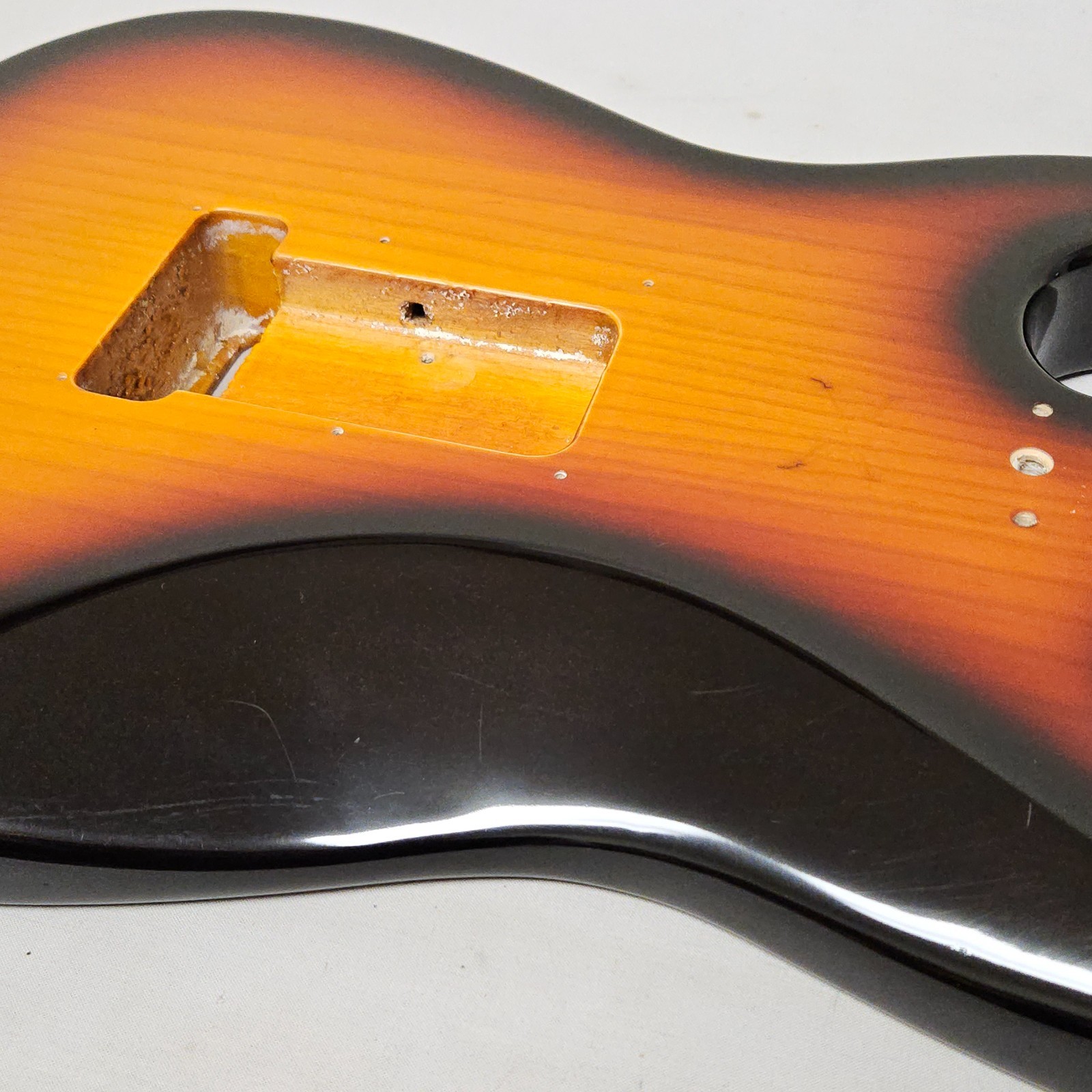 1995 Fender USA Strat Plus Deluxe Body Antique Burst - American Guitar 90s