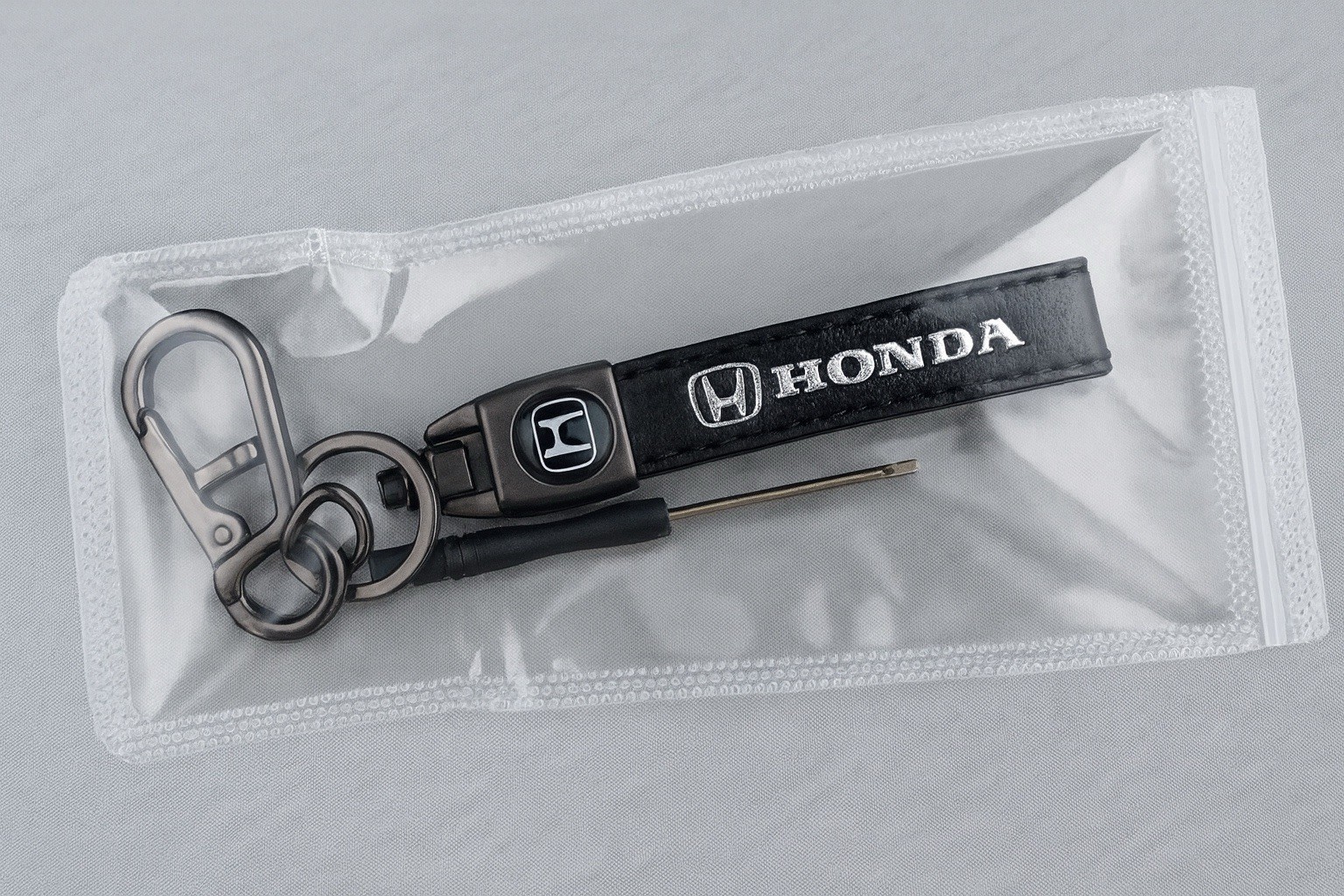 Honda Genuine Leather Black Chrome Metal Ring Car Keychain