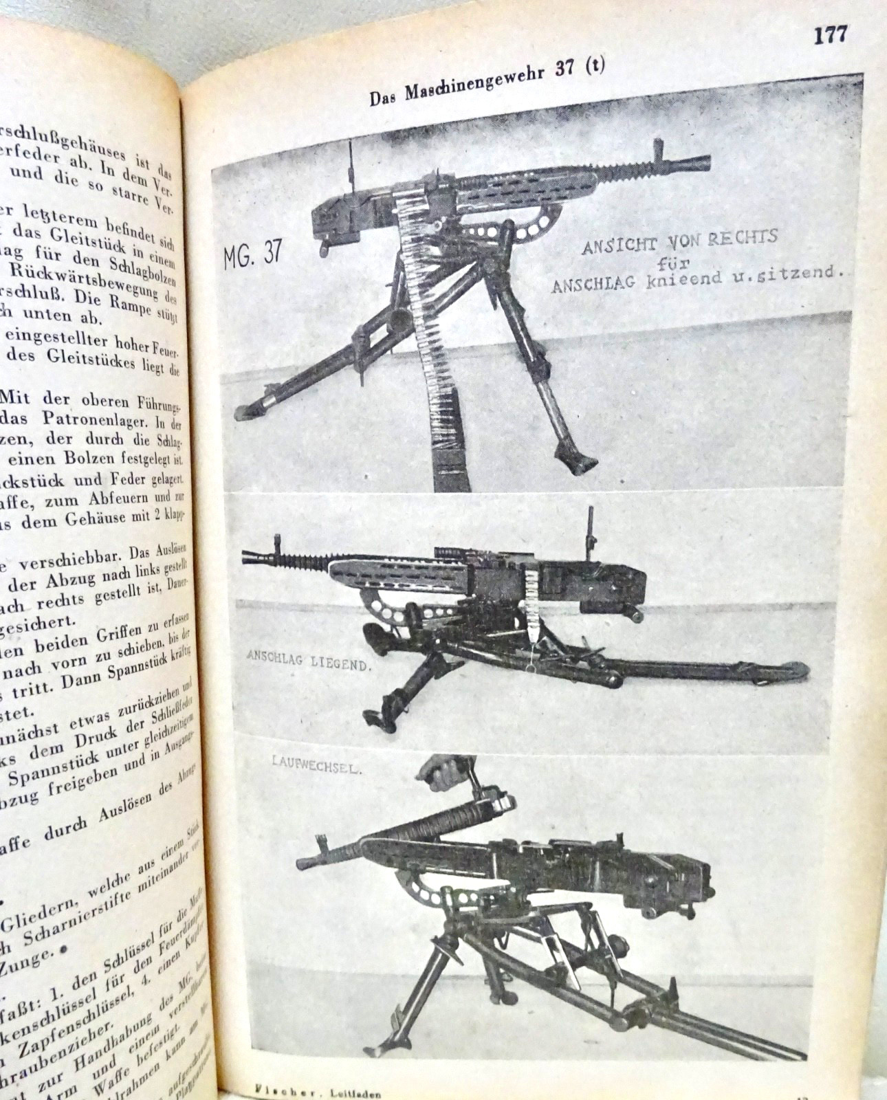 German Third Reich book 1943 Book of police arms ++ 568 pages B&W photos Pre