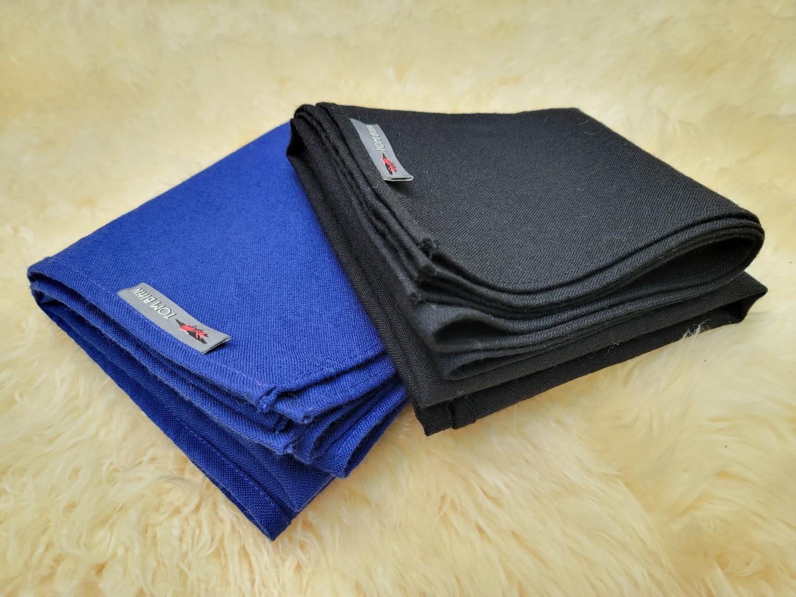 TOM BIHN (USA) Retired Shepherd's Wool Utility Cloth Bundled Lot (2) ~ Size S