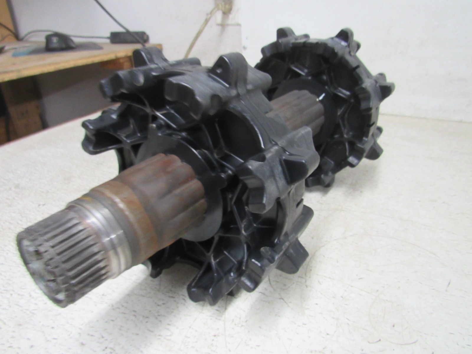 21 SKI DOO BACKCOUNTRY SPORT 600 EFI DRIVE SHAFT DRIVERS COGS 8 TOOTH OEM #0368