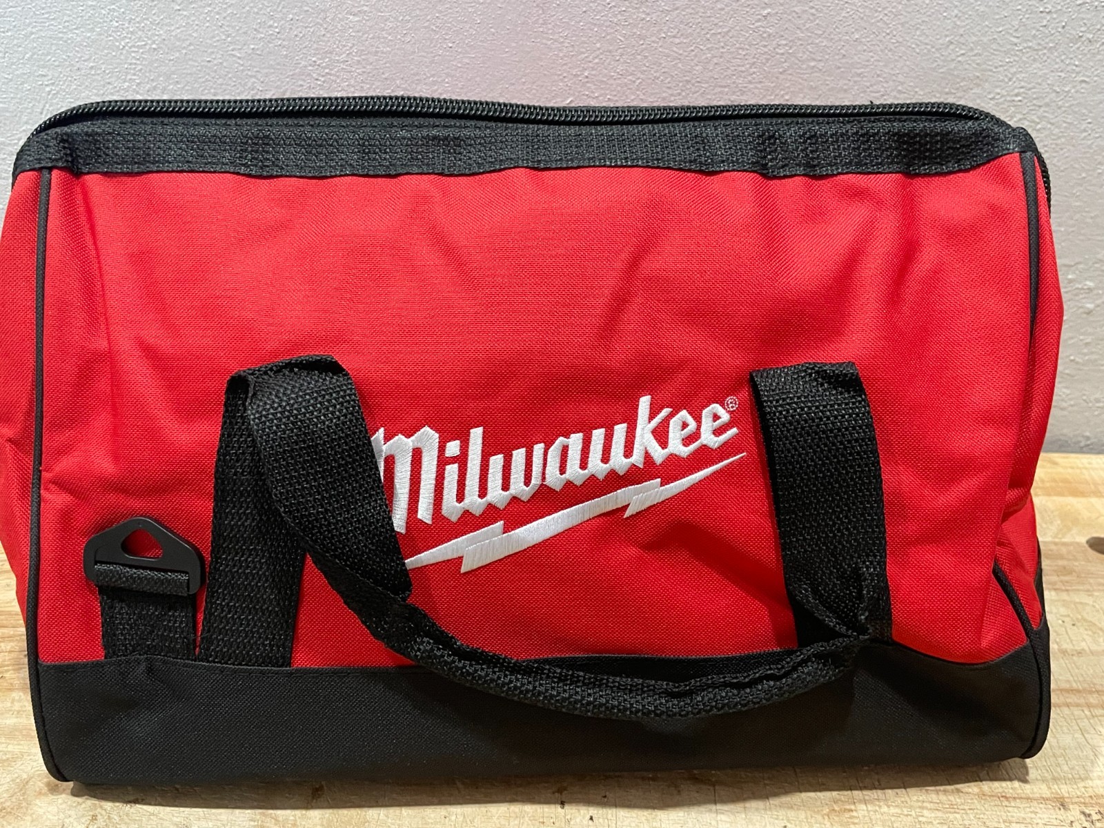 Milwaukee 17 Inch Heavy Duty Canvas Tool Bag with 6 Interior Pockets